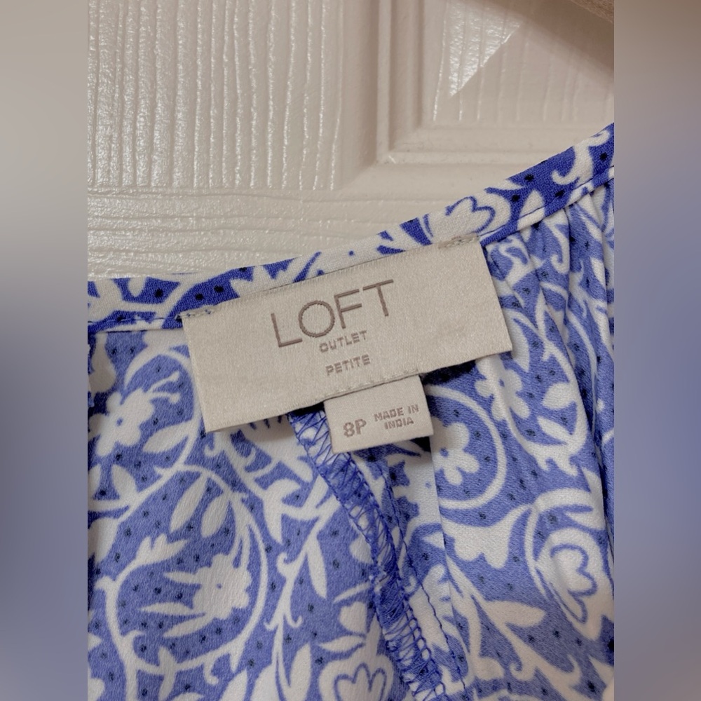 LOFT Blue White Floral V Neck A-line Midi Dress 8P Garden Party Coastal Summer - Picture 2 of 6